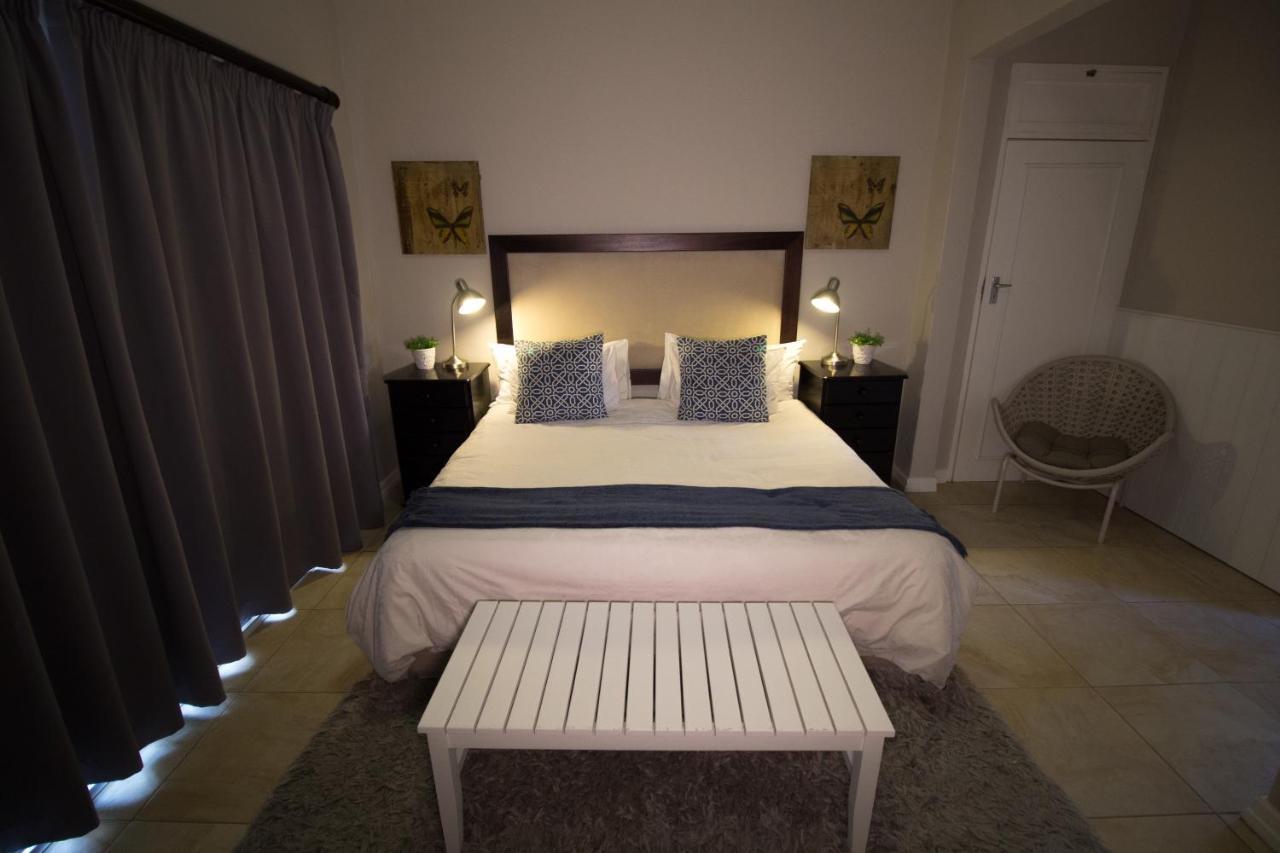ウィントフーク House On Olof Palme Bed & Breakfast エクステリア 写真