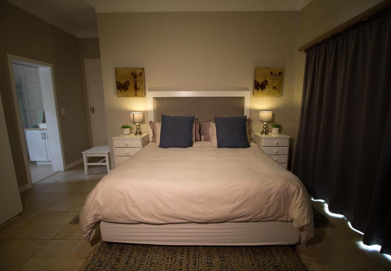 ウィントフーク House On Olof Palme Bed & Breakfast エクステリア 写真
