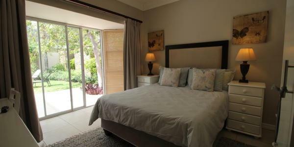 ウィントフーク House On Olof Palme Bed & Breakfast エクステリア 写真